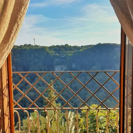 Antica Rupe Apartment *